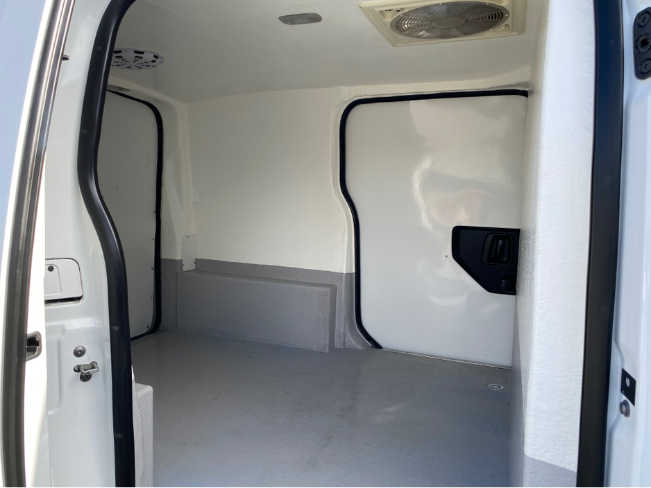 2017 Citroen Dispatch - image 8