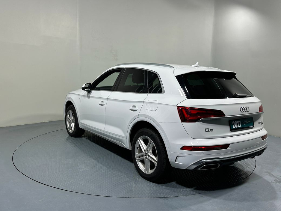 2021 Audi Q5 TFSi E S Line Quattro €39,900