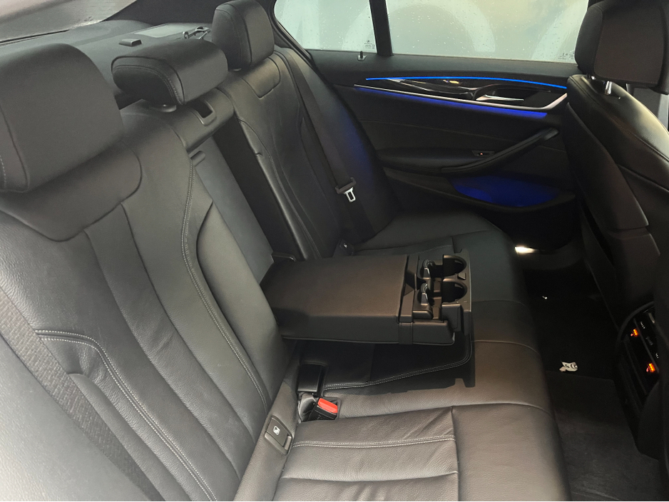 2017 BMW 5 Series - image 14