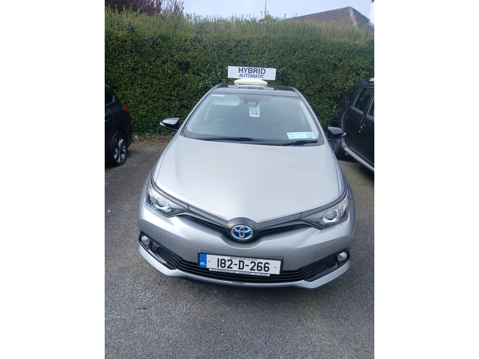 2018 Toyota Auris - image 4