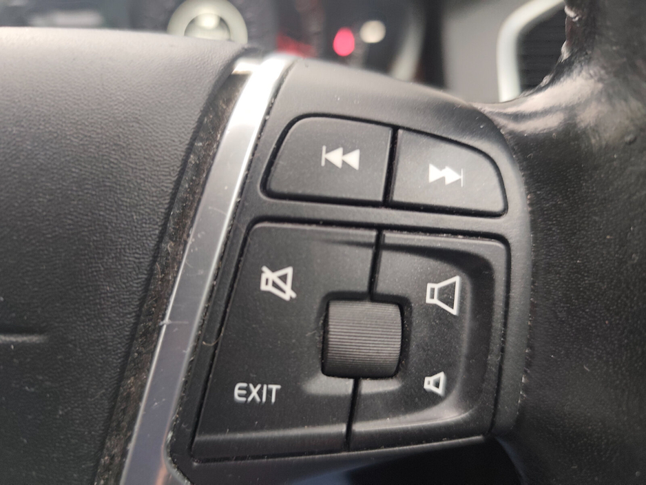 2016 Volvo XC60 D4 (190hp) FWD SE Geartronic €11,999