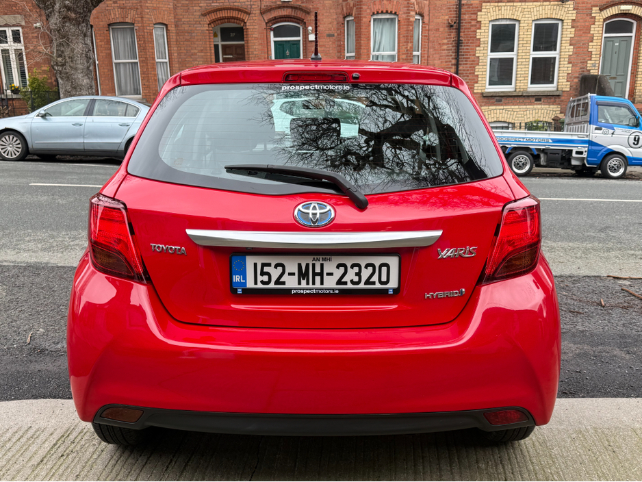 2015 Toyota Yaris - image 6