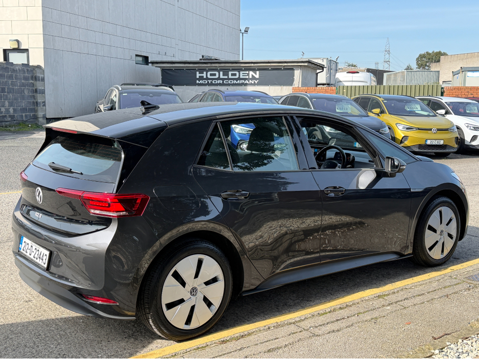 2021 Volkswagen ID.3 - image 8