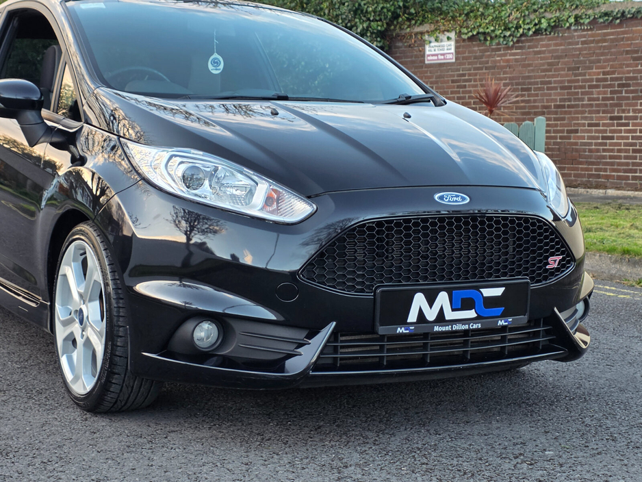 2014 Ford Fiesta - image 15