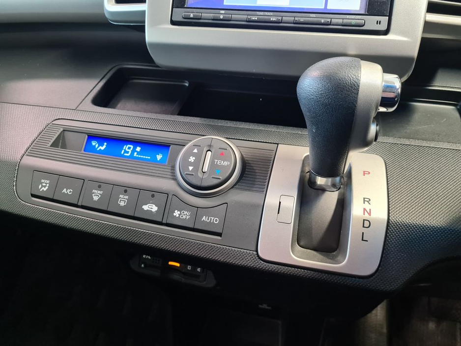 2016 Honda Freed - image 16