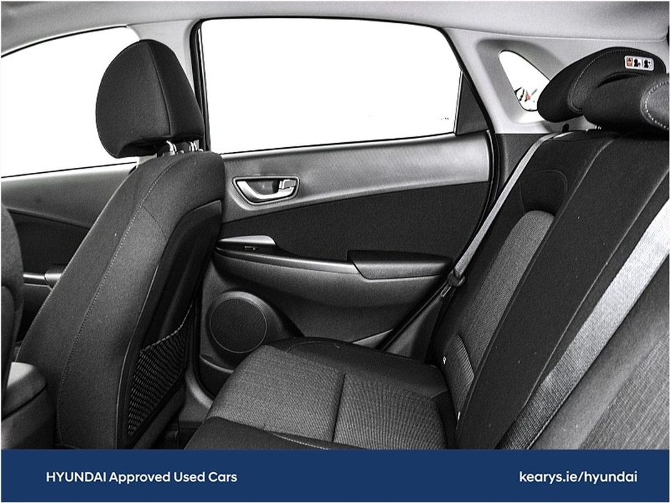 2022 Hyundai Kona - image 7