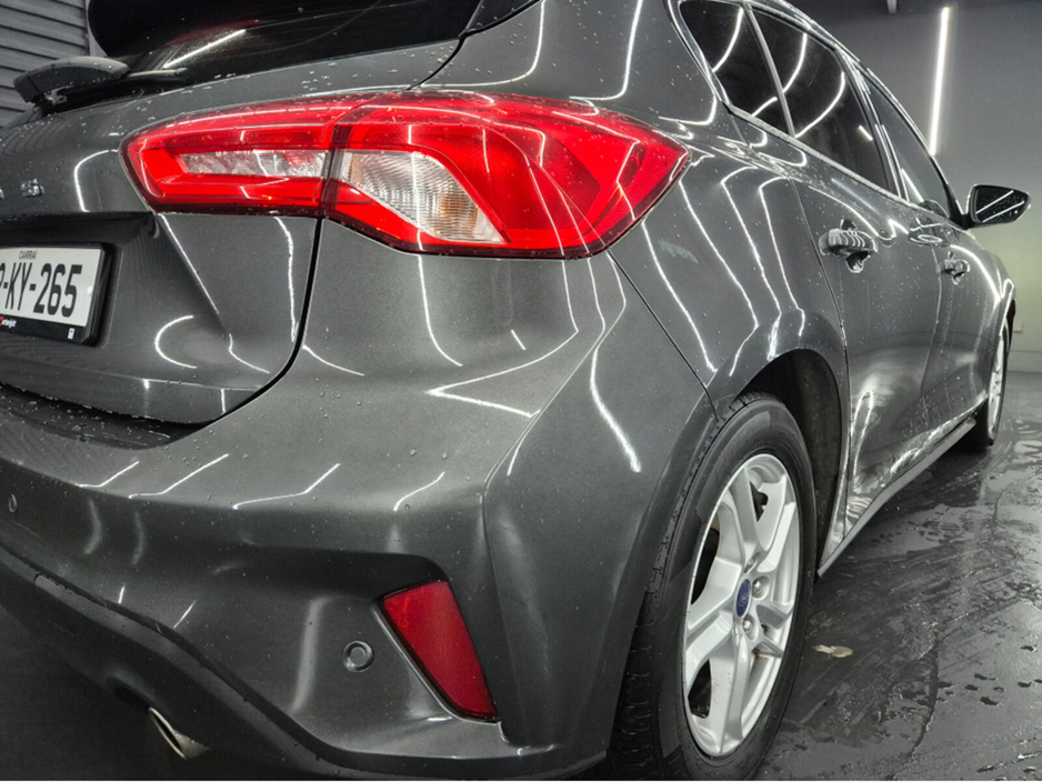 2019 Ford Focus - image 11
