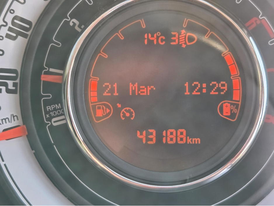 2024 Fiat 500 - image 13