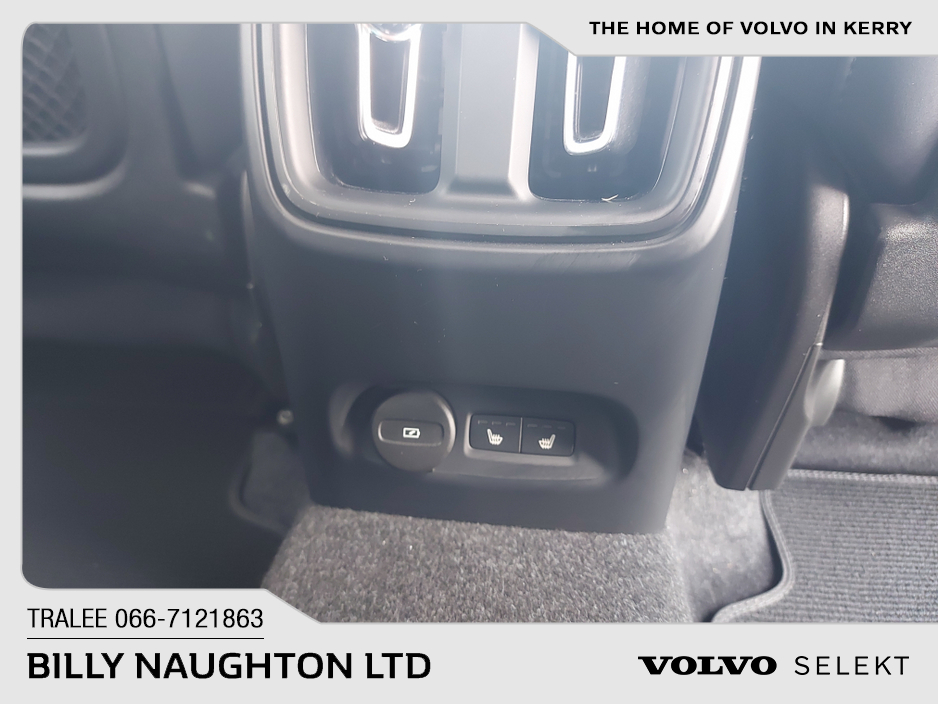 2024 Volvo XC40 - image 22