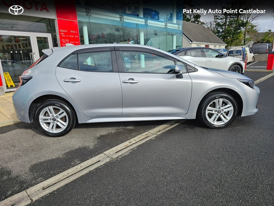 2022 Toyota Corolla - image 3