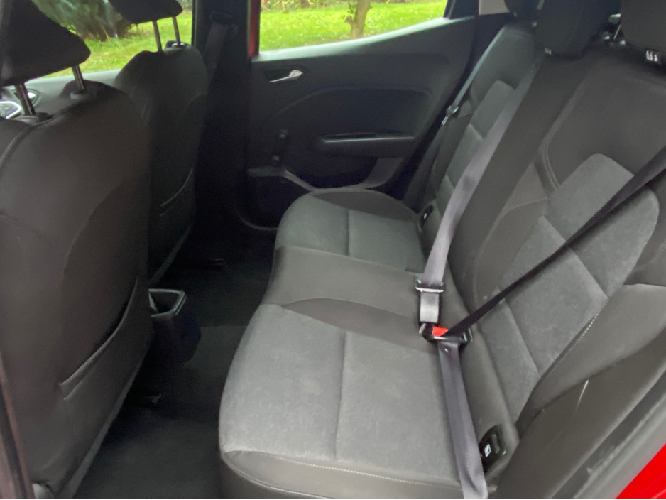 2022 Renault Clio - image 10