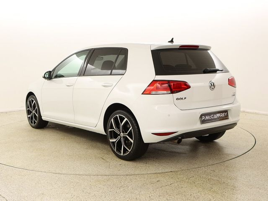 2016 Volkswagen Golf - image 5