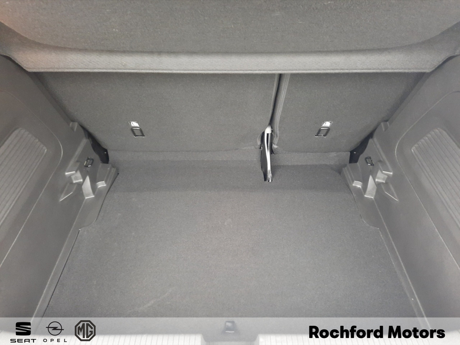 2024 Opel Crossland X - image 11