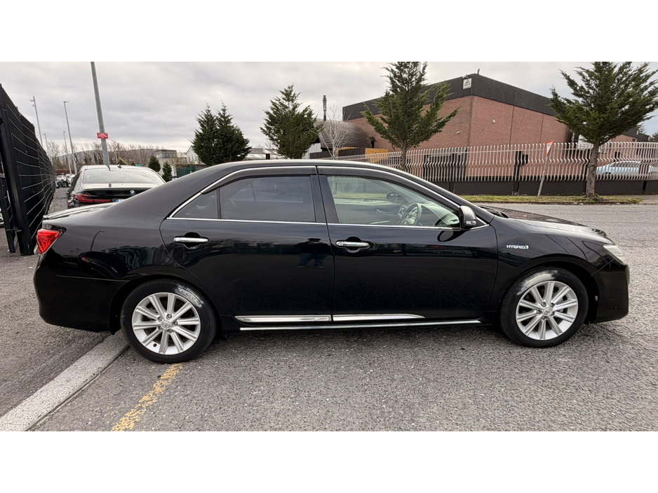 2012 Toyota Camry - image 9