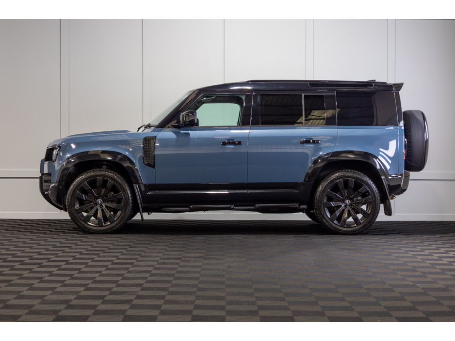 2022 Land Rover Defender  €56,911