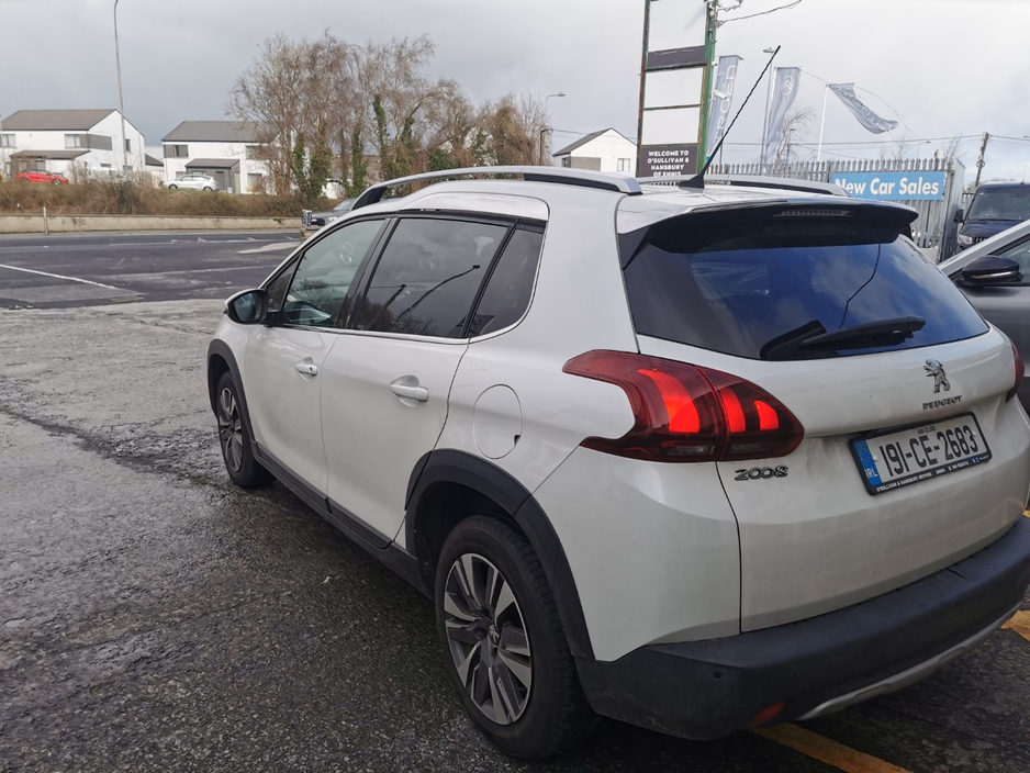 2019 Peugeot 2008 - image 5