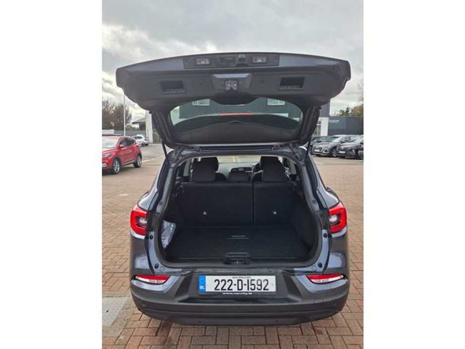 2022 Renault Kadjar - image 6