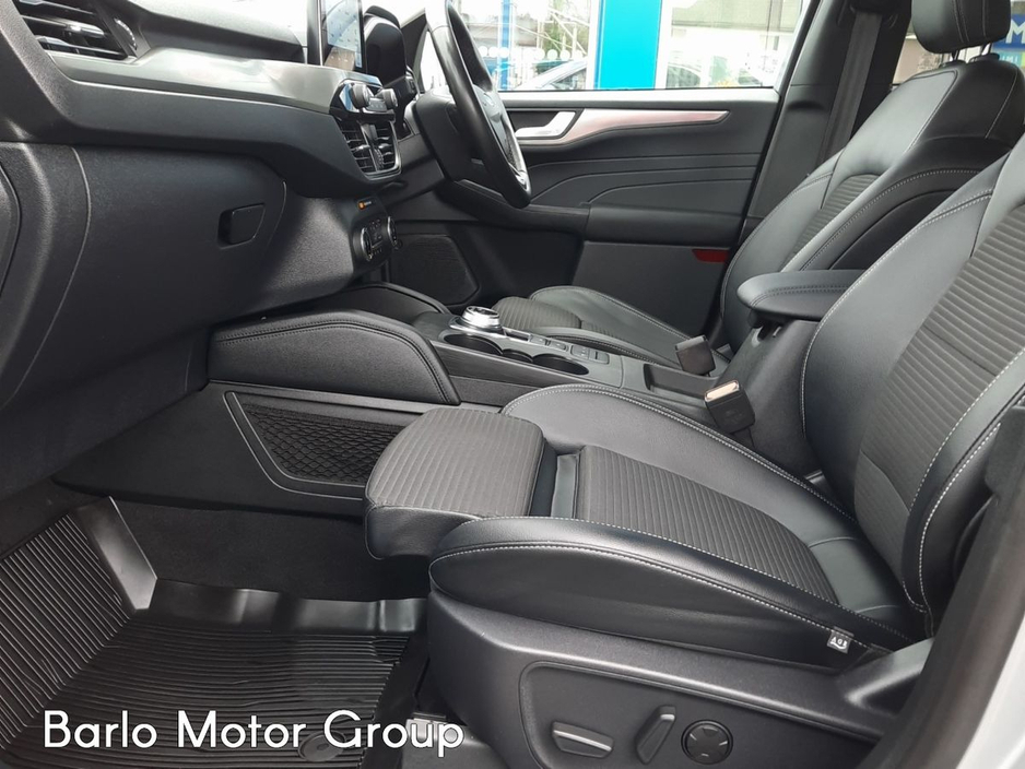 2023 Ford Kuga - image 11