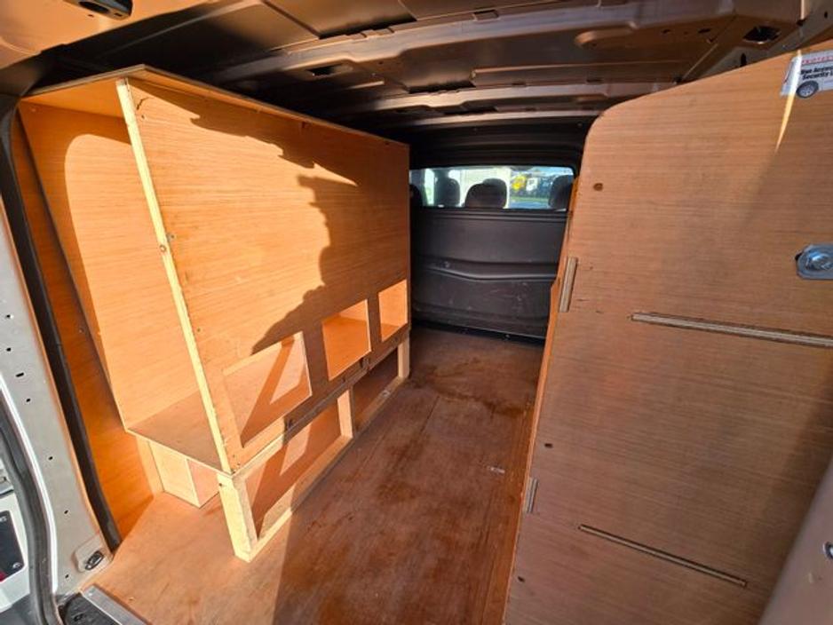 2021 Renault Trafic - image 19