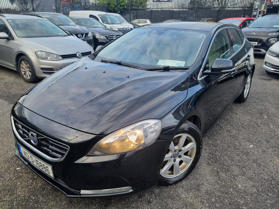 2014 Volvo V40 - image 5
