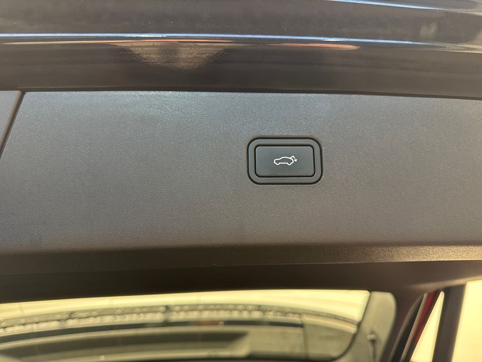 2024 Volvo EX30 - image 24