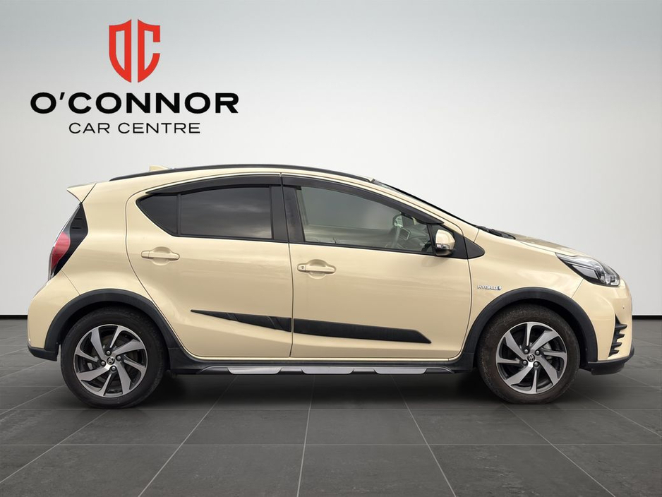 2019 Toyota Aqua CROSSOVER €14,888