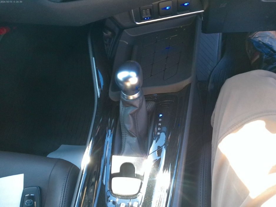 2017 Toyota C-HR - image 7