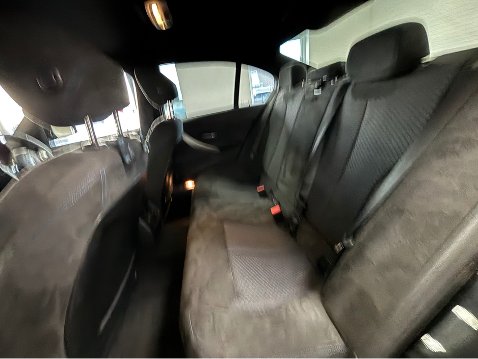 2014 BMW 3 Series - image 7