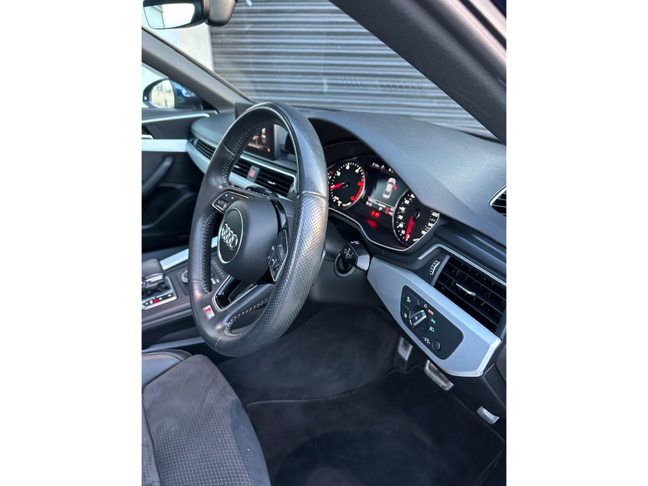 2018 Audi A4 - image 19