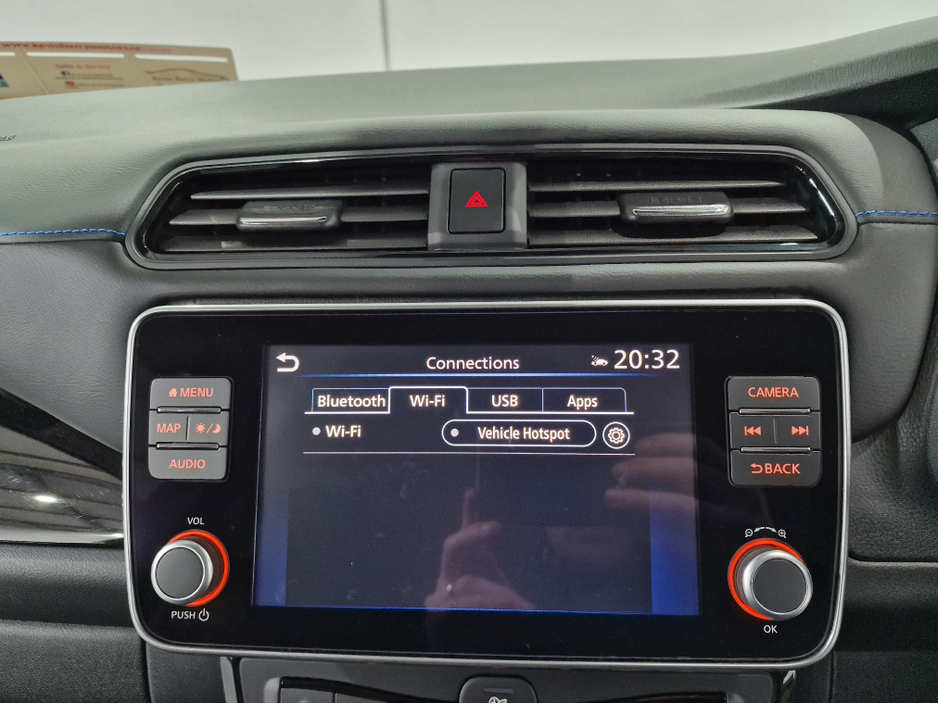 2024 Nissan Leaf - image 18