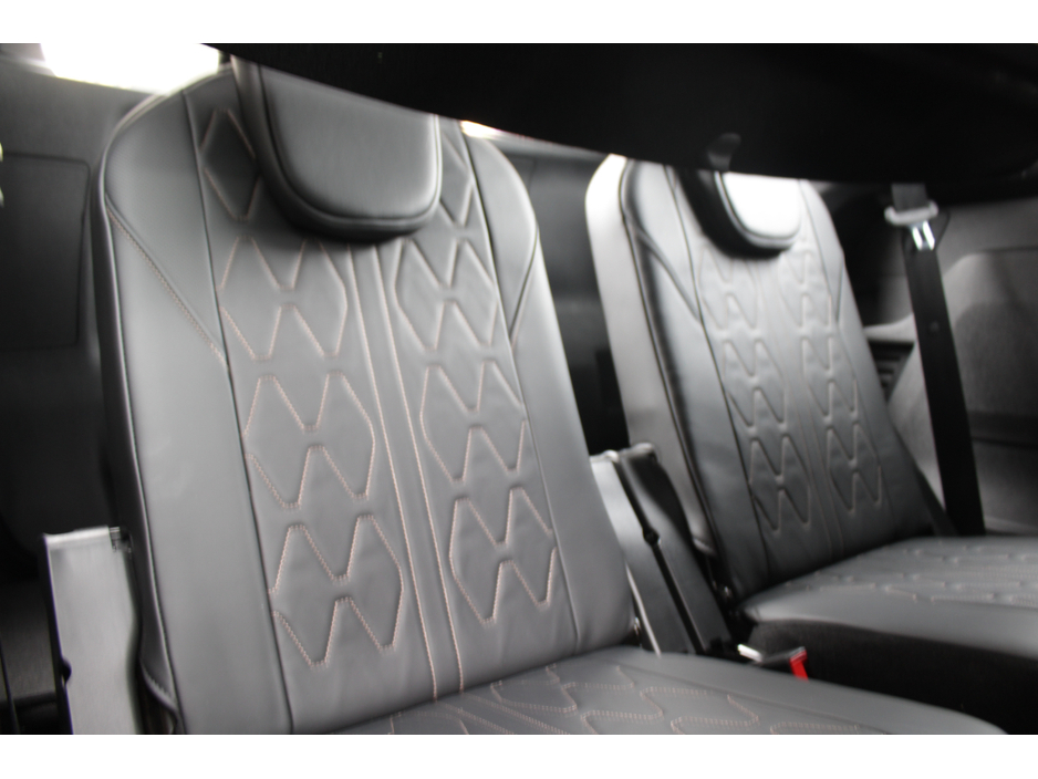 2018 Peugeot 5008 - image 20