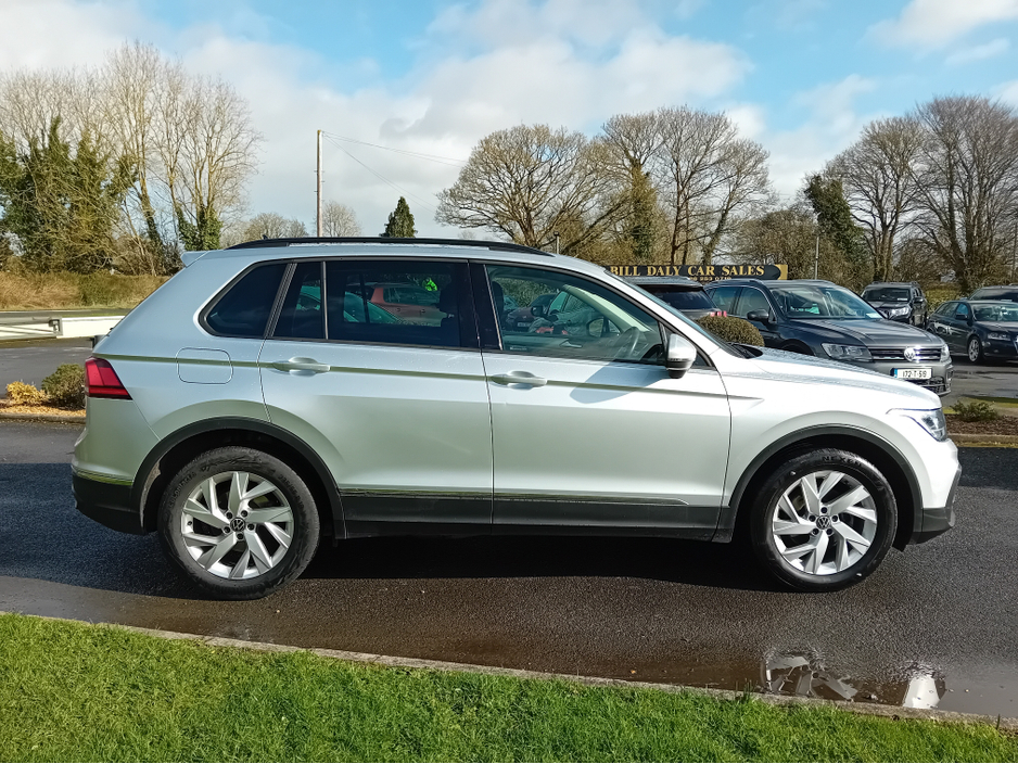 2023 Volkswagen Tiguan LIFE 2.0 TDI MANUAL 6SPEED FWD 122BHP 5