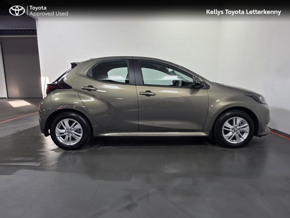 2025 Toyota Yaris Yaris Hybrid 115 Luna #103 €25,995