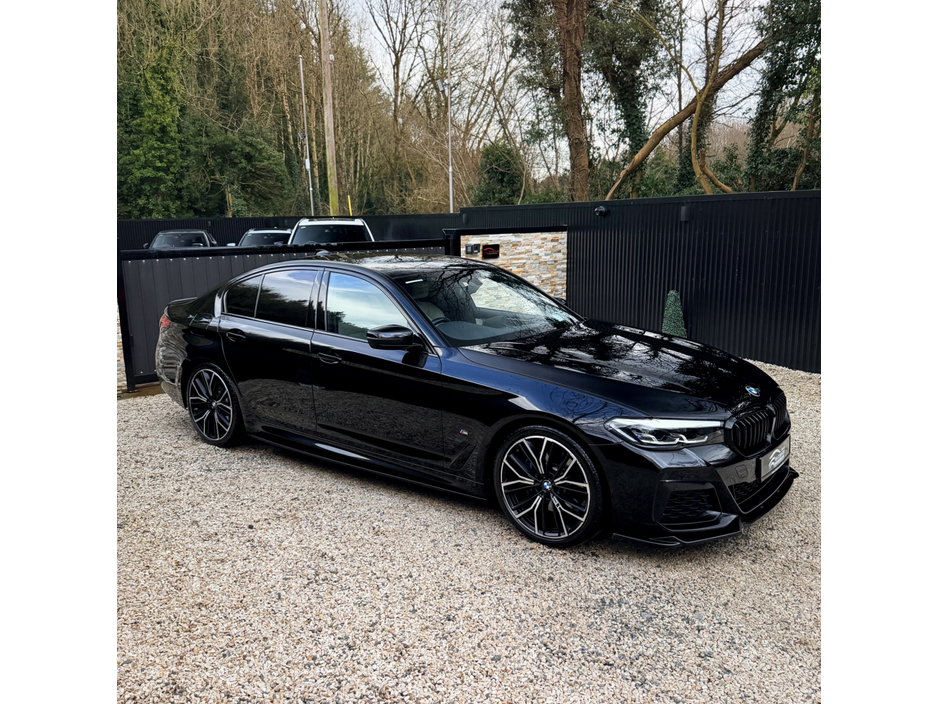 2021 BMW 5 Series - image 8