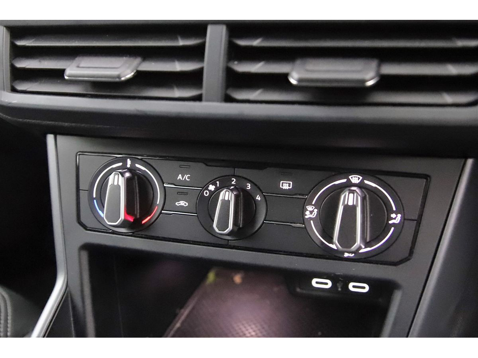 2023 Volkswagen Polo - image 18