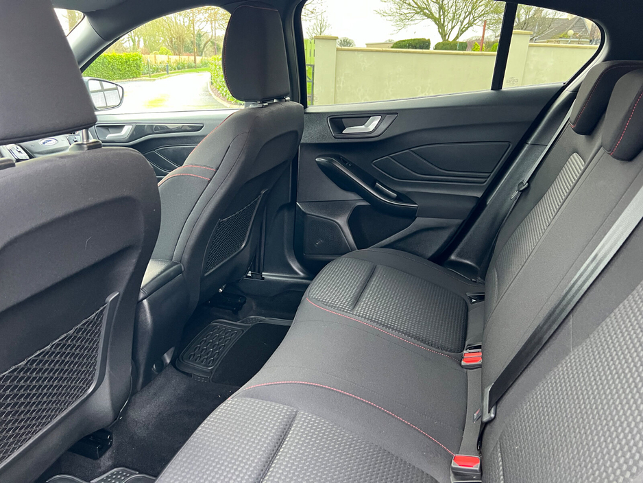 2022 Ford Focus 1.0T EcoBoost Hybrid 125PS ST-Line €22,950