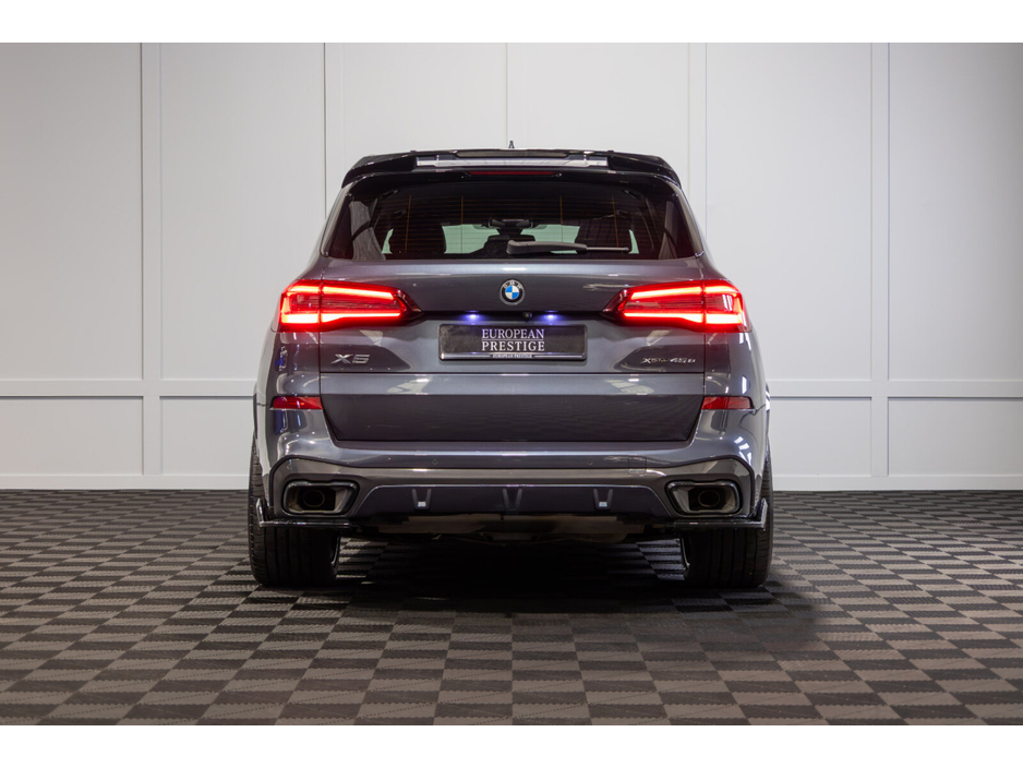 2021 BMW X5 - image 5