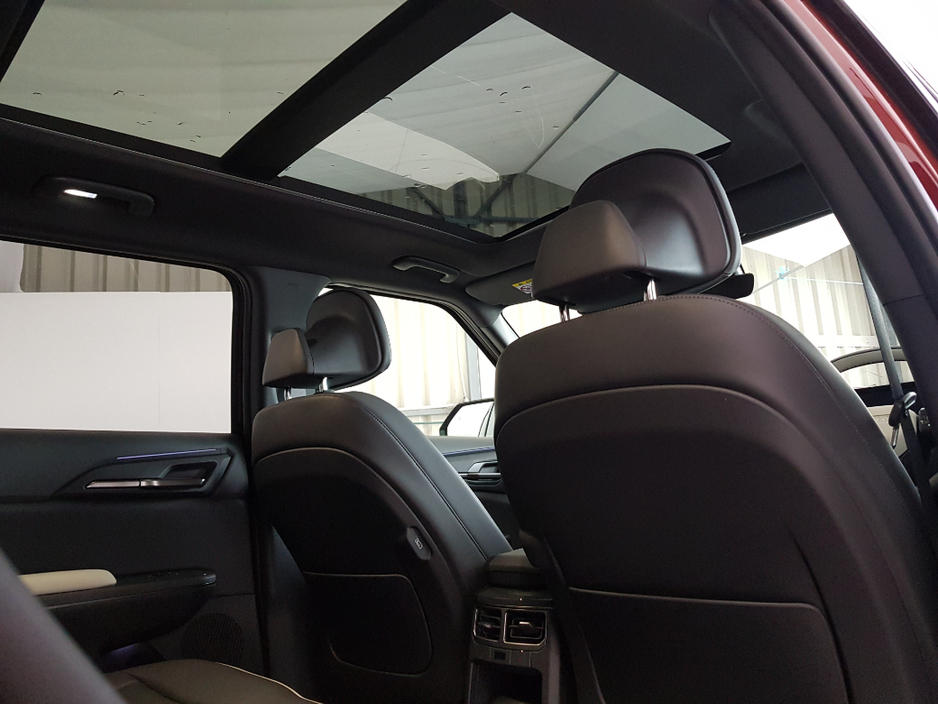 2026 Kia EV5 - image 6