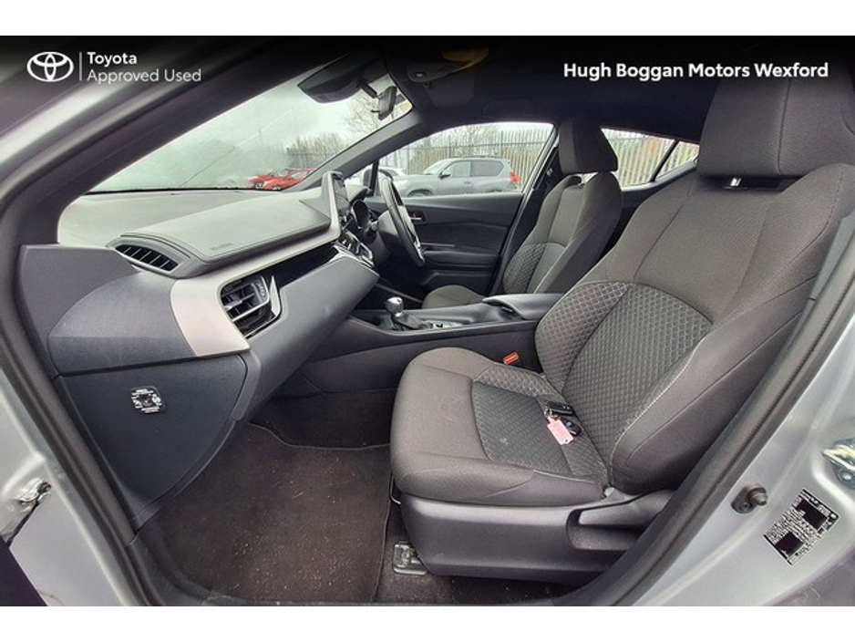 2023 Toyota C-HR - image 6