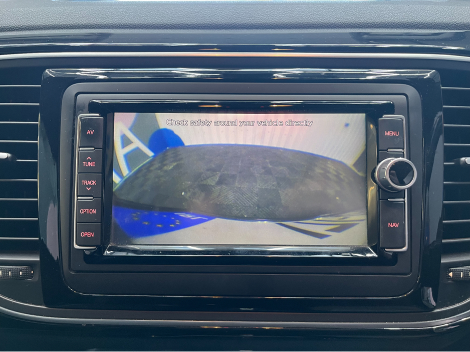 2017 Volkswagen Beetle 2017 VOLKSWAGEN BEETLE 1.2 AUTOMATIC WITH REVERSE CAMERA AND MORE