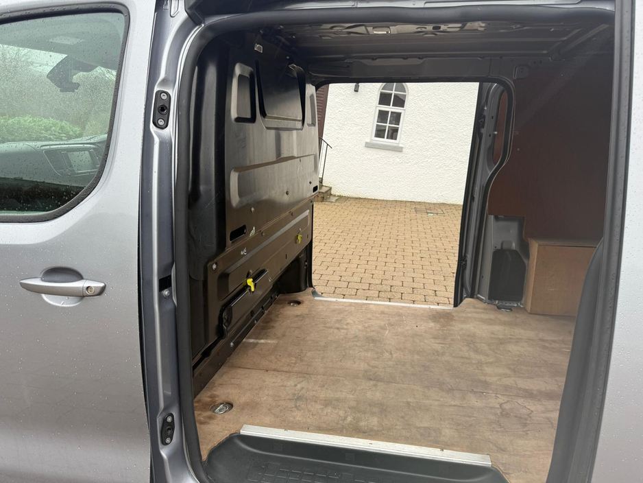 2022 Vauxhall Vivaro SPORTIVE LWB 120BHP €16,995