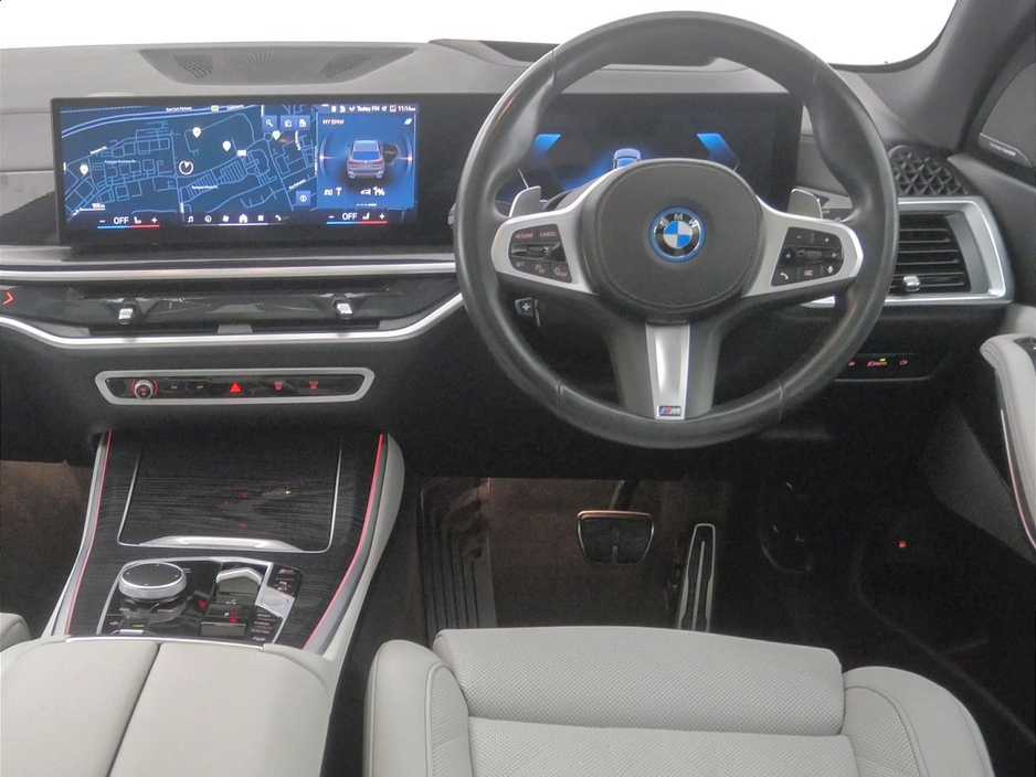 2025 BMW X5 - image 5