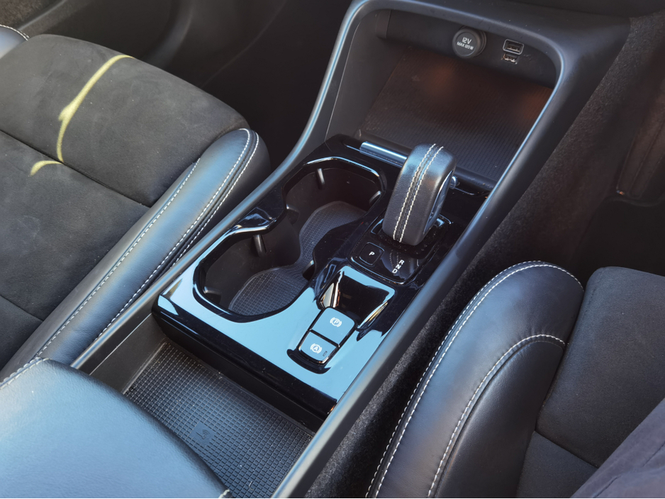 2022 Volvo XC40 1.5 RECHARGE T5 R-DESIGN AUTOMATIC PETROL PLUG-IN HYBRID - FINANCE AVAILABLE - CALL US TODAY ON 01 492 6566 OR 087-092 5525 €28,950