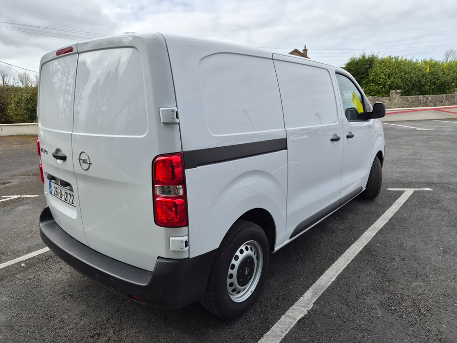 2026 Opel Vivaro - image 3