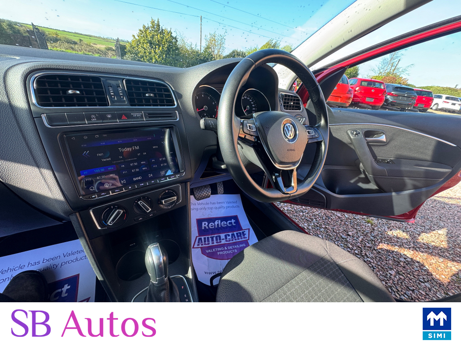 2014 Volkswagen Polo - image 14