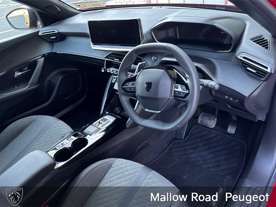 2025 Peugeot 2008 - image 2