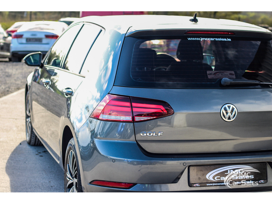 2018 Volkswagen Golf - image 9