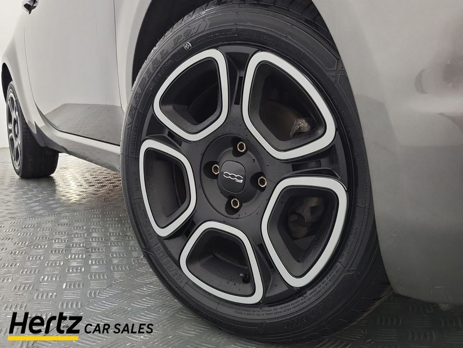 2023 Fiat 500 - image 6