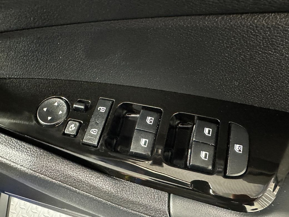 2025 Kia Sportage - image 20