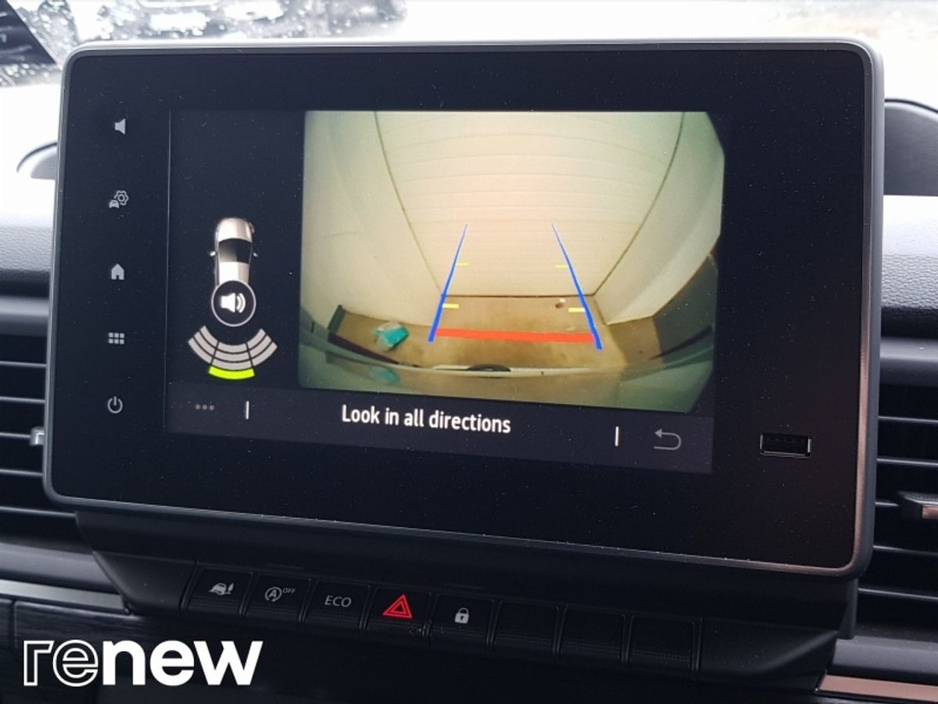 2025 Renault Trafic - image 22